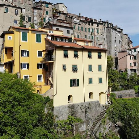 Casa E Mansarda Delle Mura อาเมเกลีย ภายนอก รูปภาพ