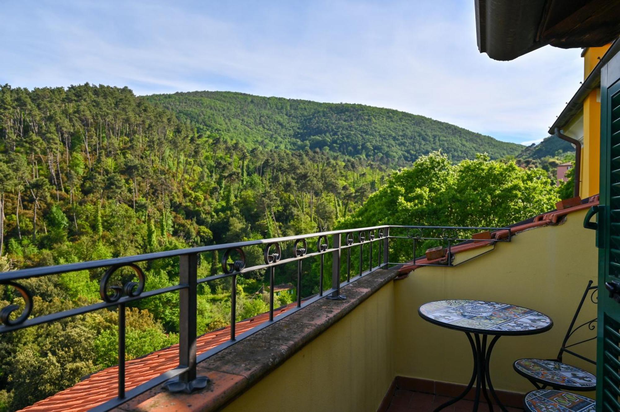 Casa E Mansarda Delle Mura อาเมเกลีย ภายนอก รูปภาพ