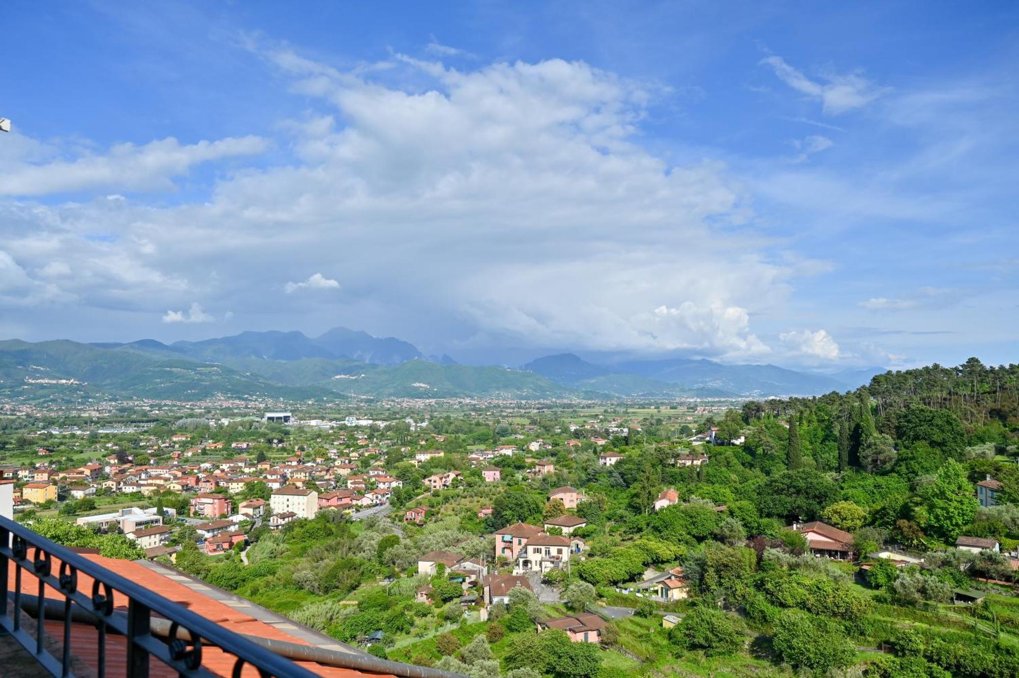 Casa E Mansarda Delle Mura อาเมเกลีย ภายนอก รูปภาพ