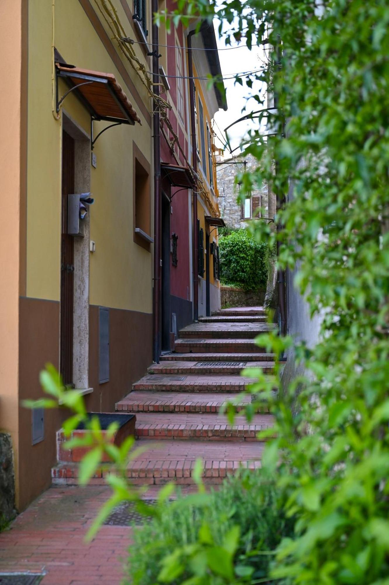 Casa E Mansarda Delle Mura อาเมเกลีย ภายนอก รูปภาพ