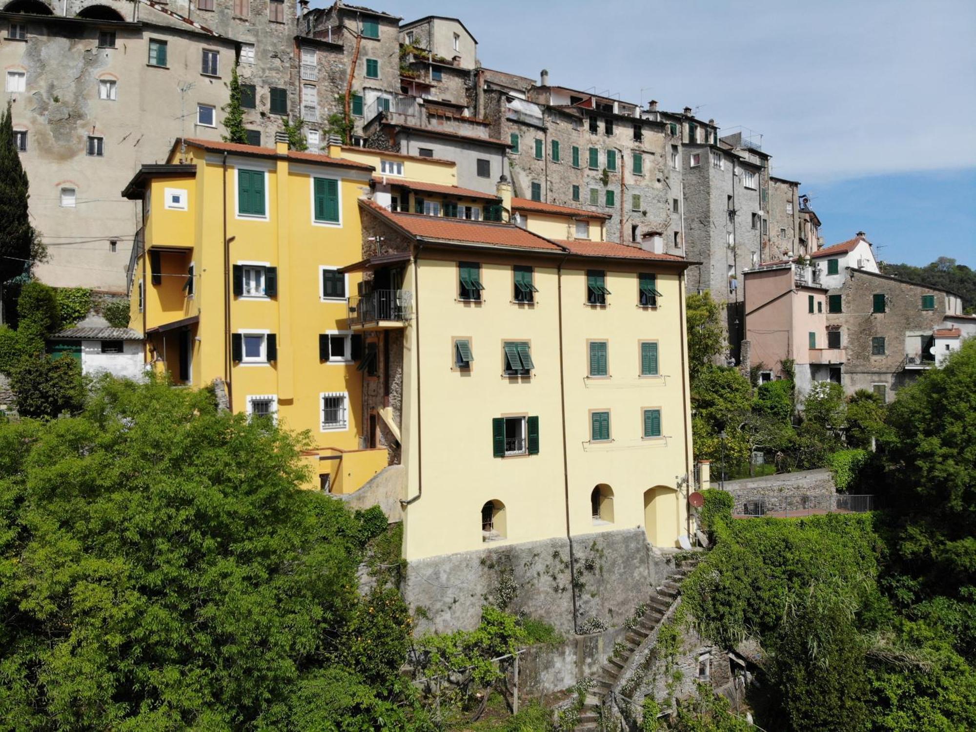 Casa E Mansarda Delle Mura อาเมเกลีย ภายนอก รูปภาพ